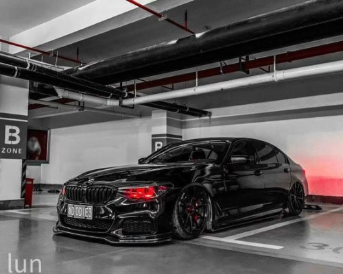 Black BMW 5 Series Airride Stance Display