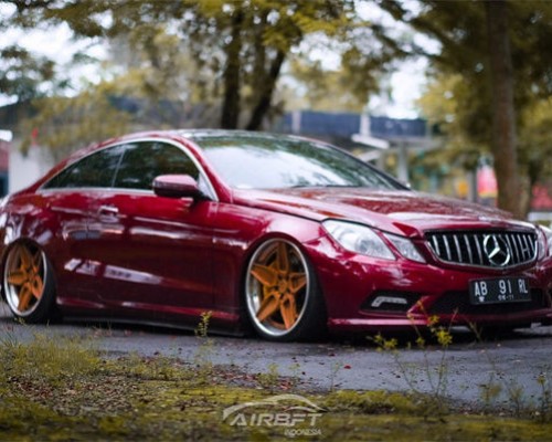 Red Mercedes E coupe airride modification case