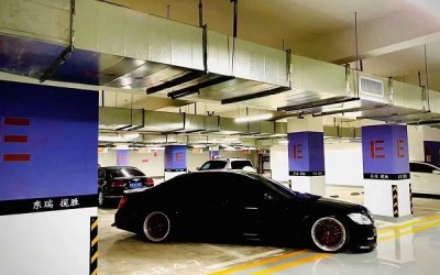 Black Mercedes-Benz S320 airride domineering side leak