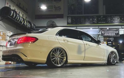 White Mercedes-Benz E-class airride luxury fashion