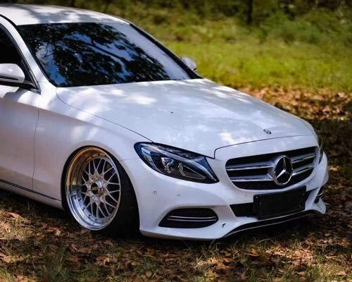 White Mercedes-Benz C airride cool figure