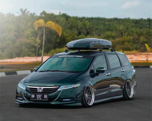 Dark green Honda Odyssey RB airride classic attitude
