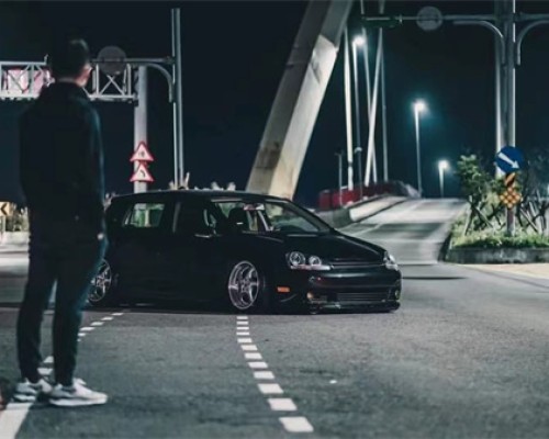 Experience the Allure of Airborne Travel: The Air Ride Suspension System for Volkswagen Golf 5