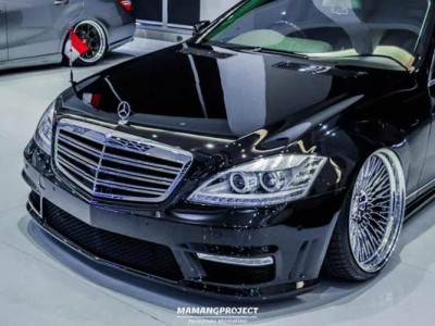 Elevating Luxury: The Modified Mercedes-Benz W221 Series with Airride